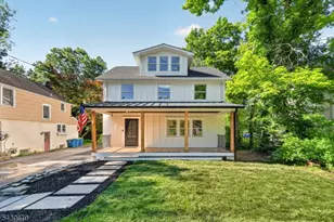 129 W Oak St, Bernards Township, NJ 07920 - Photo 2