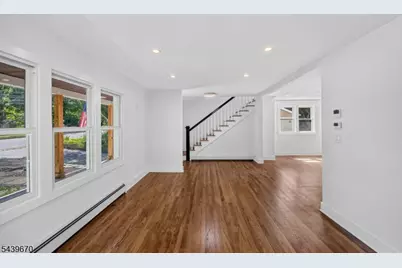 129 W Oak St, Bernards Township, NJ 07920 - Photo 8