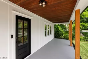129 W Oak St, Bernards Township, NJ 07920 - Photo 4