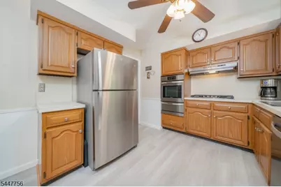 51 Hilltop Ave, Berkeley Heights Township, NJ 07922 - Photo 18