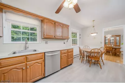 51 Hilltop Ave, Berkeley Heights Township, NJ 07922 - Photo 16