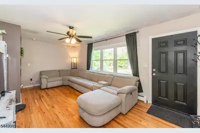 88 Crescent Dr, Hampton Township, NJ 07860 - Photo 4