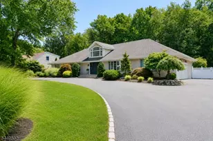 120 Timber Hill Dr, East Hanover Township, NJ 07936 - Photo 2