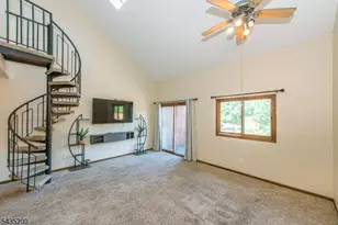14 Stonehill Dr, Vernon, NJ 07462 - Photo 10