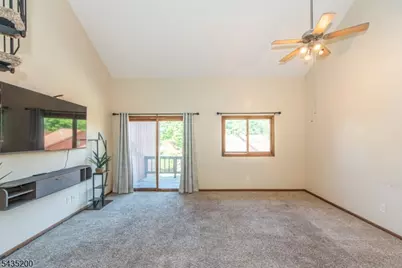 14 Stonehill Dr #6, Vernon, NJ 07462 - Photo 12