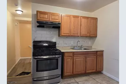18 Van Houten St #4, Paterson, NJ 07505 - Photo 2