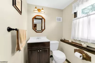 536 Fairway Dr, Union Township, NJ 07083 - Photo 12