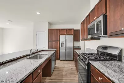 228 Park Ln, Dunellen, NJ 08812 - Photo 4