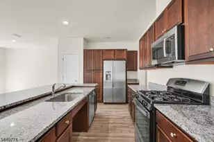 228 Park Ln, Dunellen, NJ 08812 - Photo 4