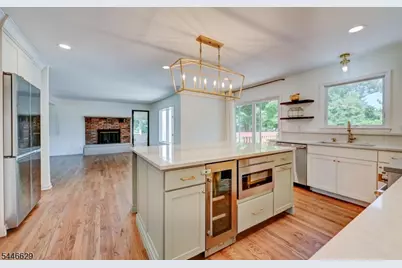 110 Hill Top Ln, Branchburg Township, NJ 08853 - Photo 8