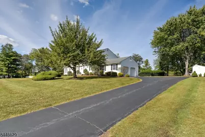 110 Hill Top Ln, Branchburg Township, NJ 08853 - Photo 2