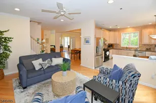 253 Patriot Hill Dr, Bernards Township, NJ 07920 - Photo 10