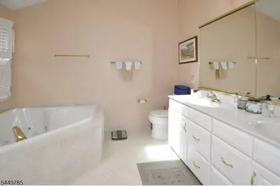 253 Patriot Hill Dr, Bernards Township, NJ 07920 - Photo 18