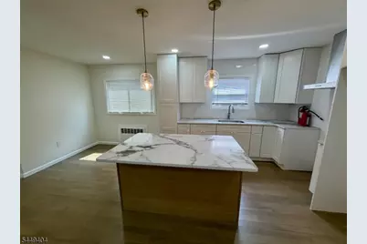 103 Mount Vernon Pl #1, Newark, NJ 07106 - Photo 2