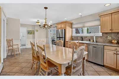 200 N 18th St #1, Kenilworth, NJ 07033 - Photo 2