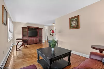 200 N 18th St #1, Kenilworth, NJ 07033 - Photo 4