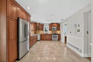 200 N 18th St, Kenilworth, NJ 07033 - Photo 2