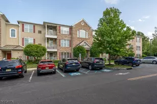 319 Sophee Ln, Lakewood Twp., NJ 08701 - Photo 4