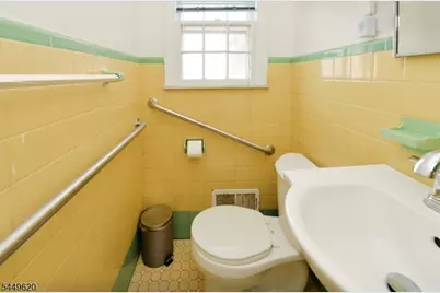 968 Byron Ave, Elizabeth, NJ 07208 - Photo 8