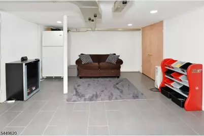 968 Byron Ave, Elizabeth, NJ 07208 - Photo 14