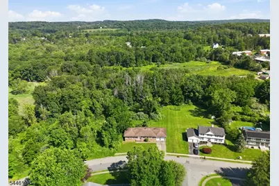 12 Aldersgate Cir, Mount Olive, NJ 07828 - Photo 2