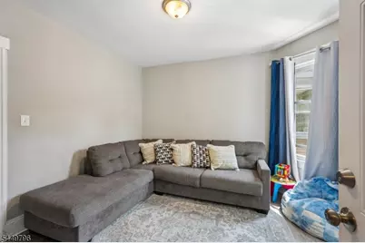 155 Hayward Pl, Wallington, NJ 07057 - Photo 8