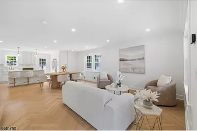 37 Congressional Pkwy, Livingston, NJ 07039 - Photo 8