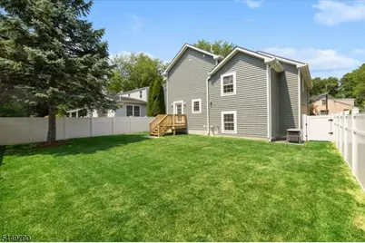 37 Congressional Pkwy, Livingston, NJ 07039 - Photo 24