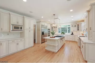 94 Hillcrest Dr, Clark Township, NJ 07066 - Photo 16