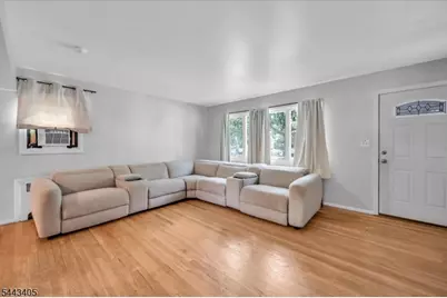 612 Betsy Ross Pl, Bound Brook, NJ 08805 - Photo 2