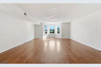 17 Stanton St, Newark, NJ 07114 - Photo 2