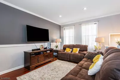 14 Barrister St, Clifton, NJ 07013 - Photo 4