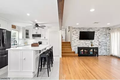 5 Anna Marie Ct, Fairfield, NJ 07004 - Photo 8