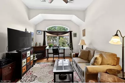 37 Hall Dr, Clark Township, NJ 07066 - Photo 20