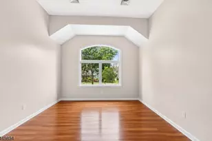 37 Hall Dr, Clark Township, NJ 07066 - Photo 16