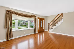37 Hall Dr, Clark Township, NJ 07066 - Photo 4