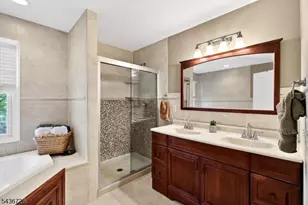 37 Hall Dr, Clark Township, NJ 07066 - Photo 22