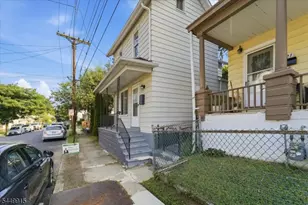 319 Warren St, Phillipsburg, NJ 08865 - Photo 2