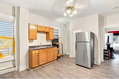 39 Hillman St, Paterson, NJ 07522 - Photo 6