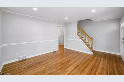 18 Columbia Ave, Berkeley Heights Township, NJ 07922 - Photo 4