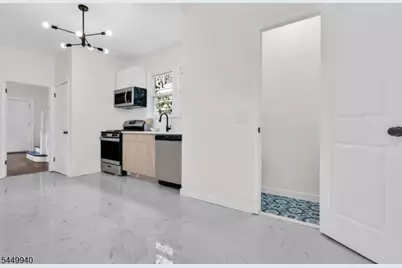 240 W End Ave, Newark, NJ 07106 - Photo 20