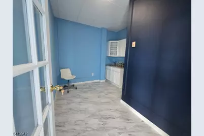 256 Chestnut St, Newark, NJ 07105 - Photo 8