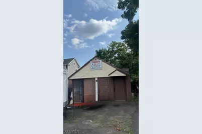 682 Jefferson Avenue, North Brunswick Township, NJ 08902 - Photo 2