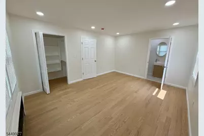 103 Mount Vernon Pl #2, Newark, NJ 07106 - Photo 8