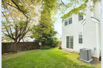 315 Birch Ct, New Brunswick, NJ 08901 - Photo 10