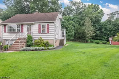 17 South Dr, Woodland Park, NJ 07424 - Photo 2