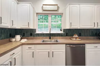 95 Pinehurst Dr, Washington Township, NJ 07882 - Photo 8