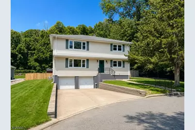 28 Carr St #2, Pompton Lakes, NJ 07442 - Photo 1