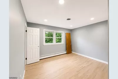 28 Carr St #2, Pompton Lakes, NJ 07442 - Photo 12