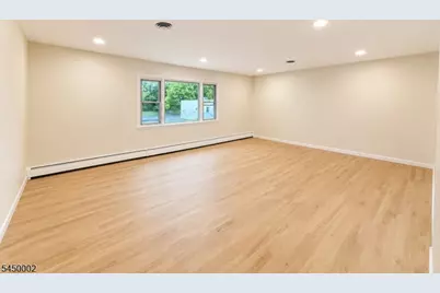 28 Carr St #2, Pompton Lakes, NJ 07442 - Photo 4